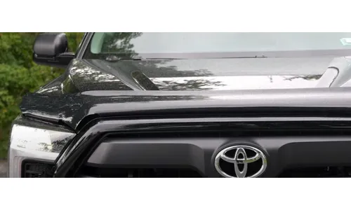Дефлектор капота Hood Shield для Toyota Tundra III, Sequoia (2023–2026), высокий профиль, тёмно-дымчатый Husky Liners — фото 1