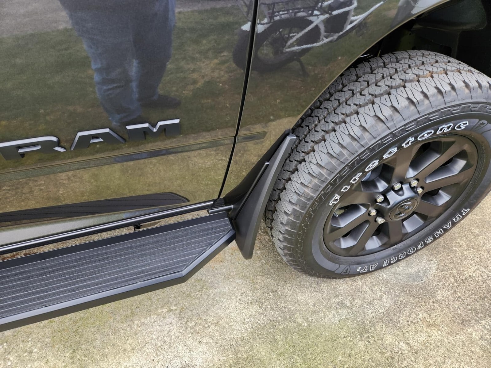 Брызговики передние и задние Custom Molded для Ram 2500 3500 (2019–2024), текстурированные чёрные Husky Liners — фото 3