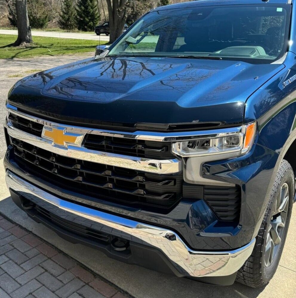 Дефлектор капота Aeroskin для Chevrolet Silverado 1500 (2019–2026), тёмно-дымчатый Husky Liners — фото 3