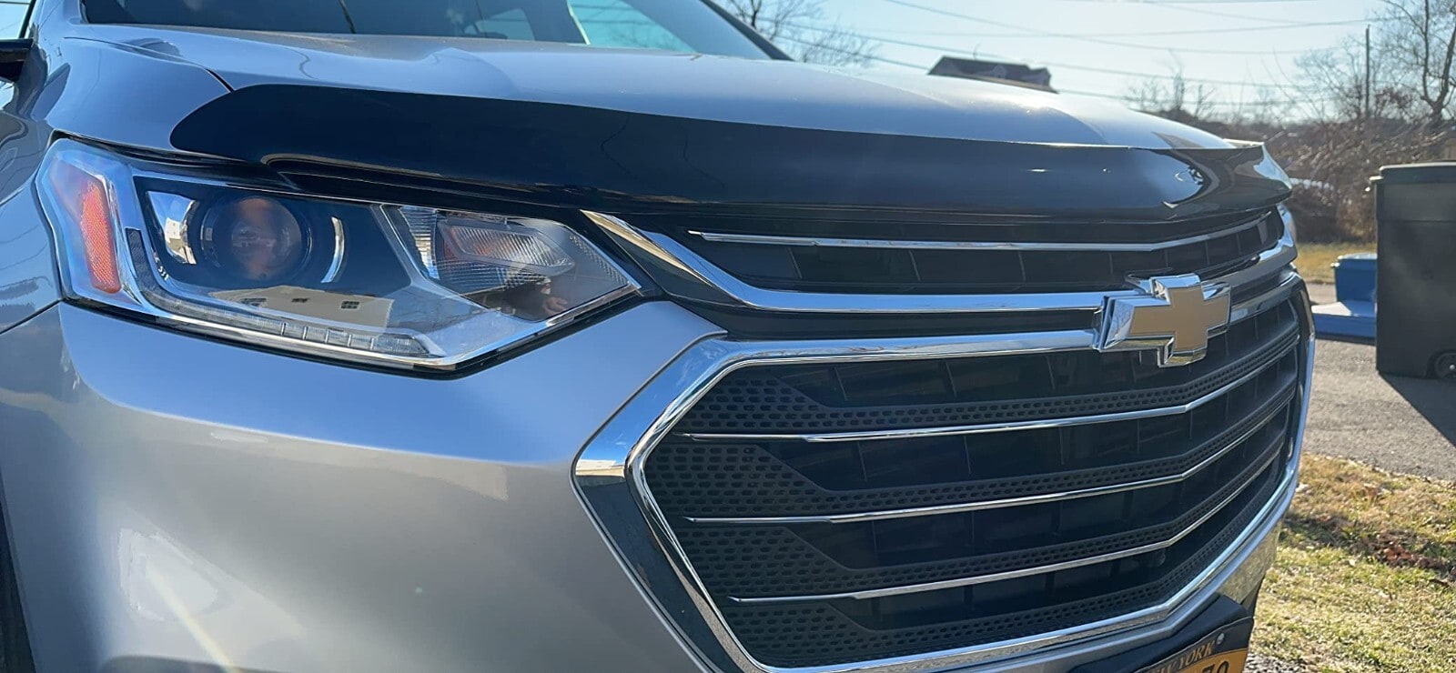 Дефлектор капота Hood Shield для Chevrolet Traverse (2018–2023), Traverse Limited (2024), средний профиль, тёмно-дымчатый Husky Liners — фото 3