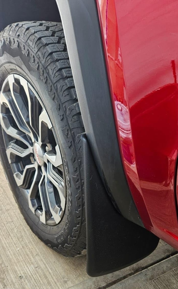Брызговики передние и задние Custom Molded для GMC Canyon (2024–2026), текстурированные чёрные Husky Liners — фото 3