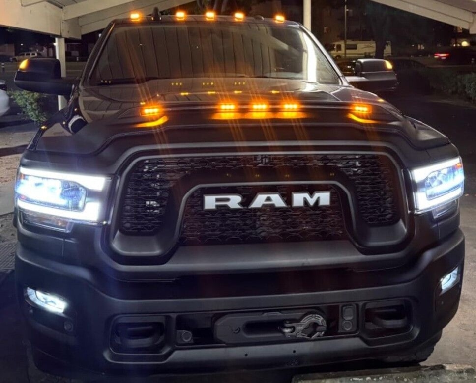 Дефлектор капота Aeroskin Lightshield PRO для Ram 2500/3500 (2019–2026), матовый чёрный Husky Liners — фото 3