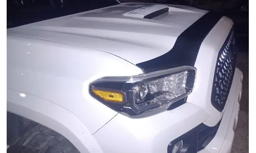 Дефлектор капота Aeroskin для Toyota Tacoma III, тёмно-дымчатый Husky Liners — фото 5