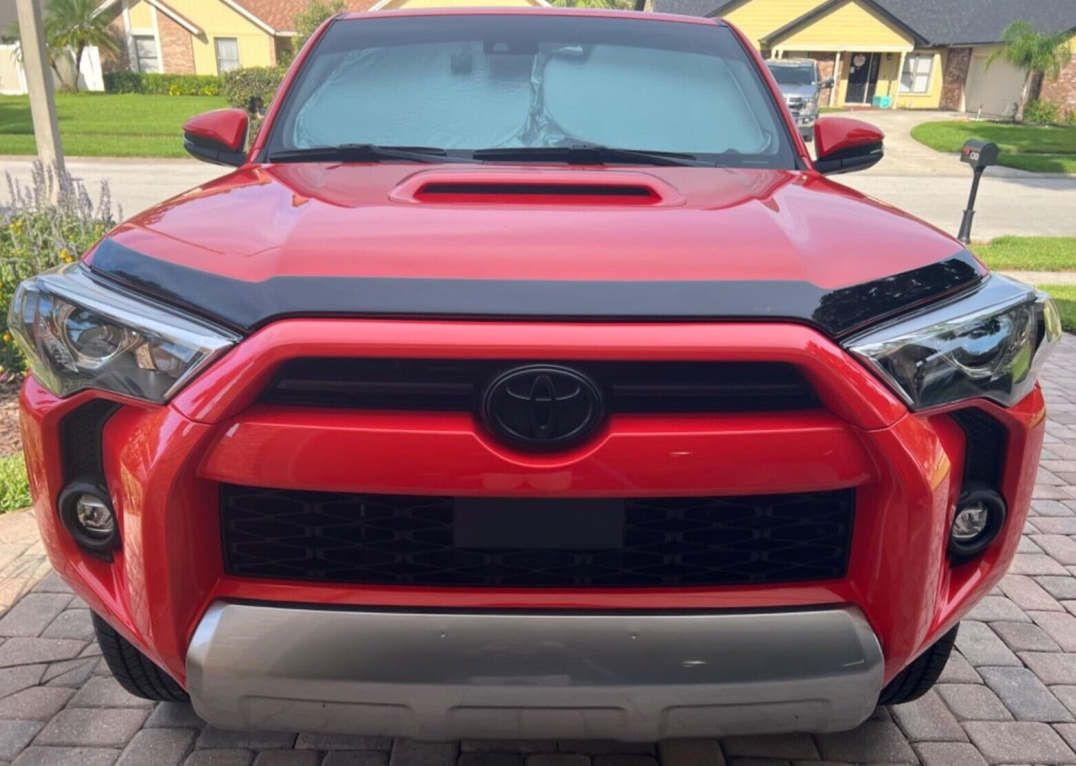 Дефлектор капота Aeroskin для Toyota 4Runner V, тёмно-дымчатый Husky Liners — фото 3