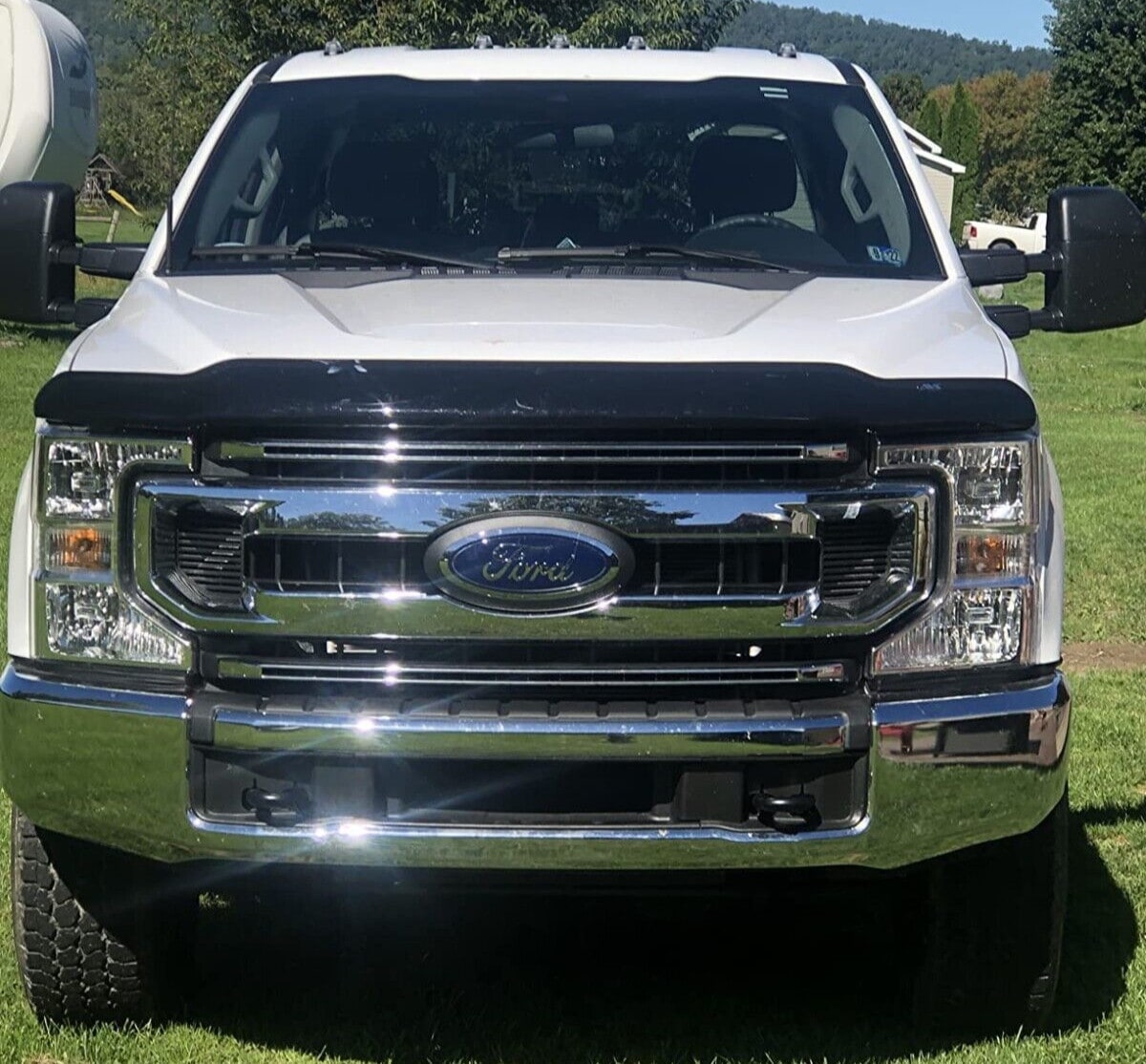 Дефлектор капота Hood Shield для Ford F-250/F-350/F-450 (2017–2022), высокий профиль, тёмно-дымчатый Husky Liners — фото 3