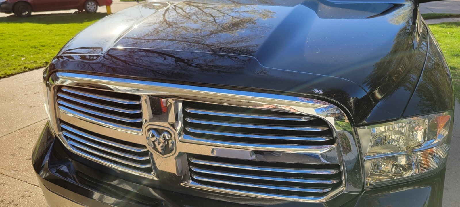 Дефлектор капота Aeroskin для Ram 1500 (2009–2018), 1500 Classic (2019–2024), тёмно-дымчатый Husky Liners — фото 6