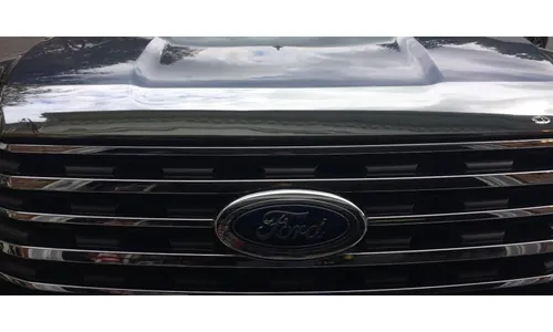 Дефлектор капота Aeroskin для Ford Expedition (2018–2024), хром Husky Liners — фото 1