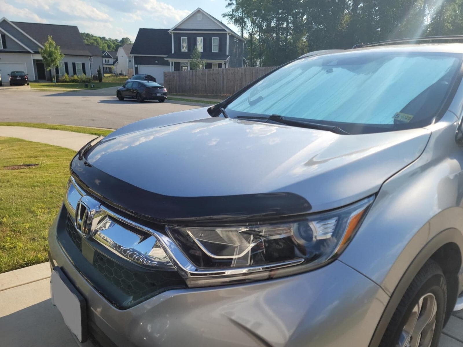 Дефлектор капота Hood Shield для Honda CR-V (2017–2022), средний профиль, тёмно-дымчатый Husky Liners — фото 5