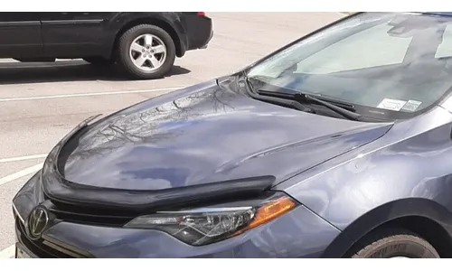 Дефлектор капота Hood Shield для Toyota Corolla (2014–2018), средний профиль, тёмно-дымчатый Husky Liners — фото 3