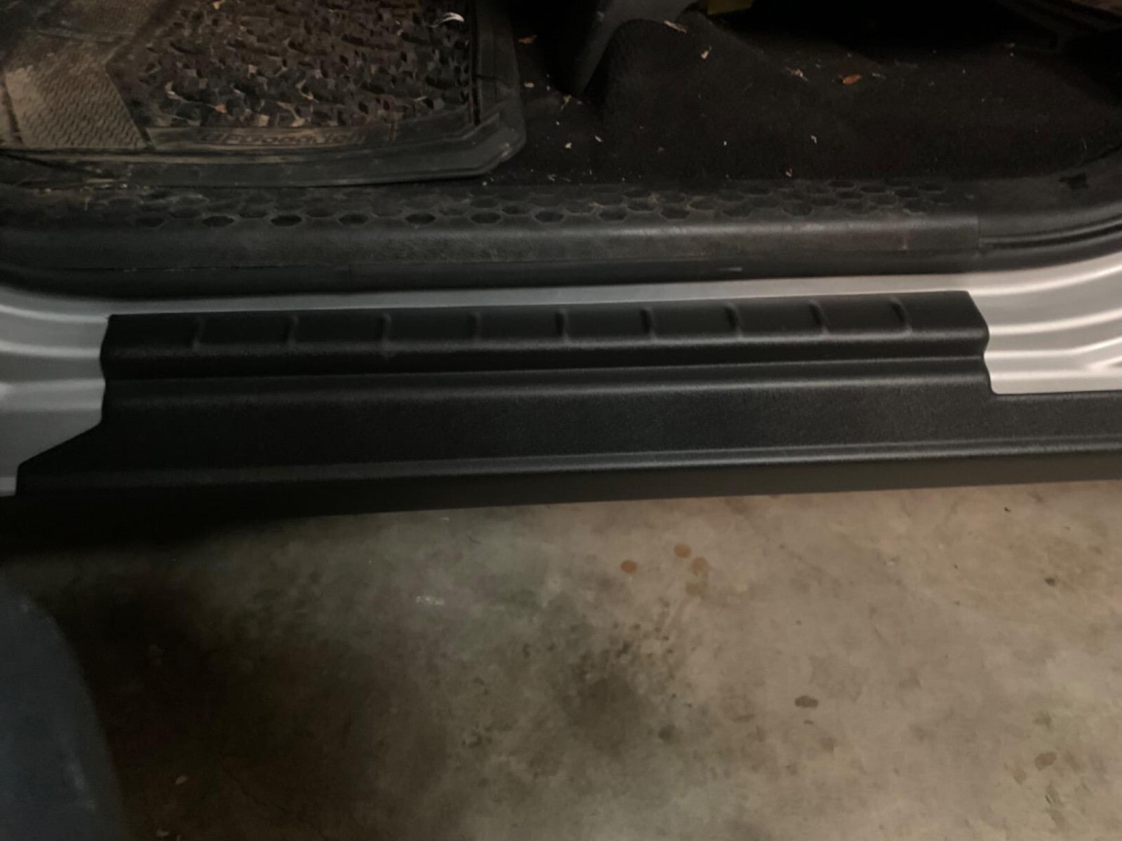 Защитные накладки порогов Truck Rocker Panel для Ford F-150 (2021–2026), F-150 Lightning (2022–2026), F-250/F-350 (2023–2026), матовые чёрные Husky Liners — фото 4