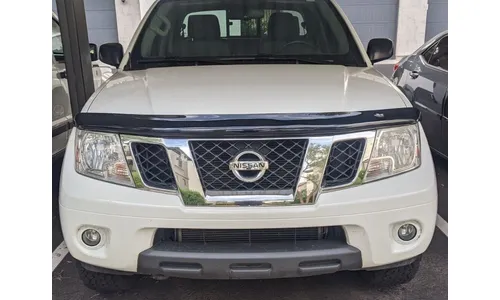 Дефлектор капота Hood Shield для Nissan Pathfinder (2005–2007), Frontier (2005–2021), высокий профиль, тёмно-дымчатый Husky Liners — фото 1