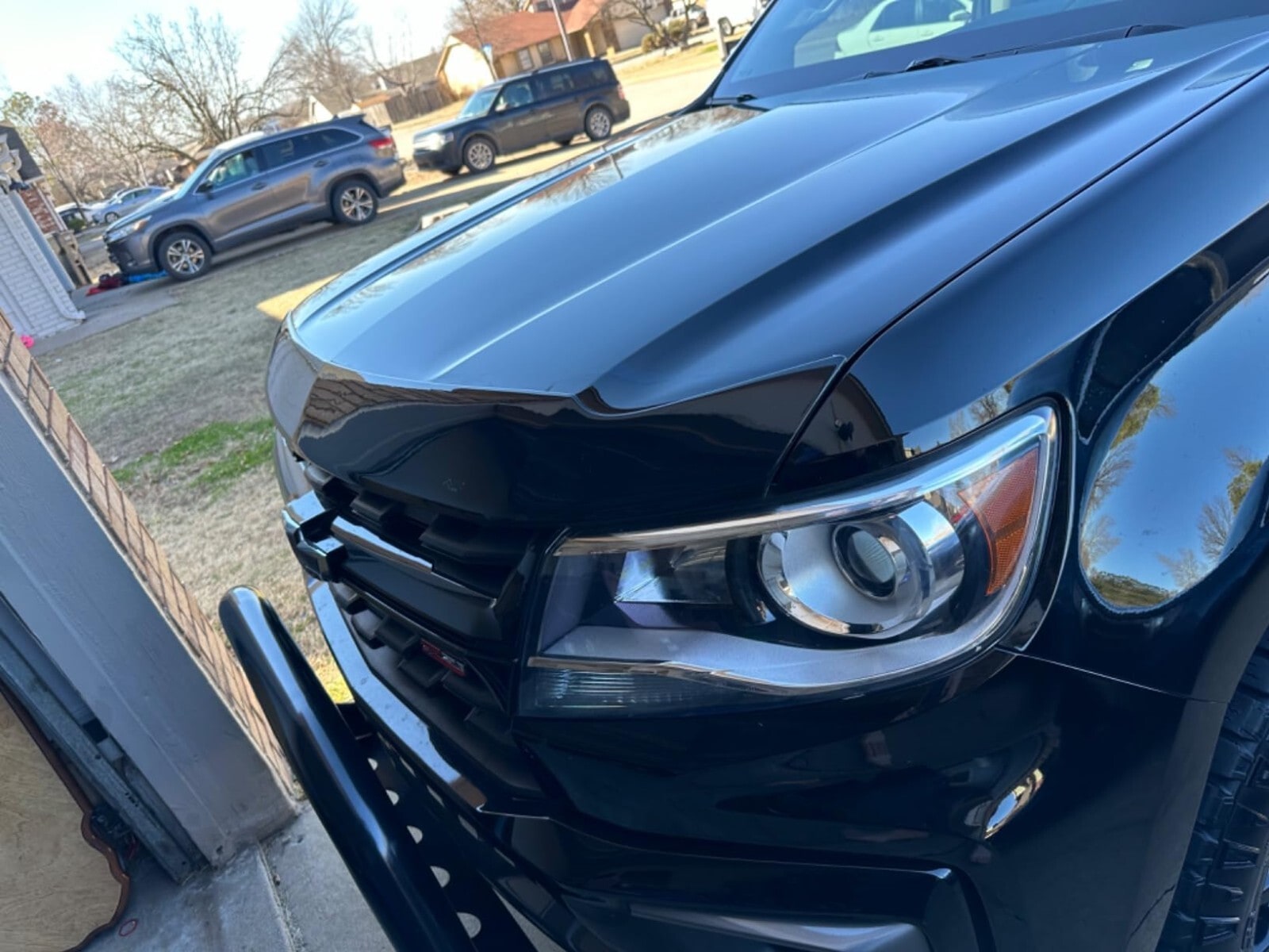 Дефлектор капота Aeroskin для Chevrolet Colorado II, тёмно-дымчатый Husky Liners — фото 3
