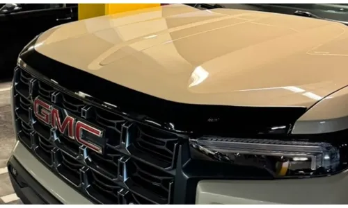 Дефлектор капота Aeroskin для GMC Canyon III, тёмно-дымчатый Husky Liners — фото 1
