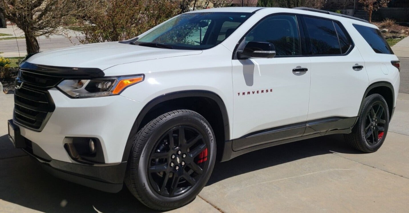 Дефлектор капота Hood Shield для Chevrolet Traverse (2018–2023), Traverse Limited (2024), средний профиль, тёмно-дымчатый Husky Liners — фото 5