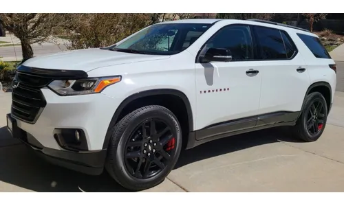 Дефлектор капота Hood Shield для Chevrolet Traverse (2018–2023), Traverse Limited (2024), средний профиль, тёмно-дымчатый Husky Liners — фото 5
