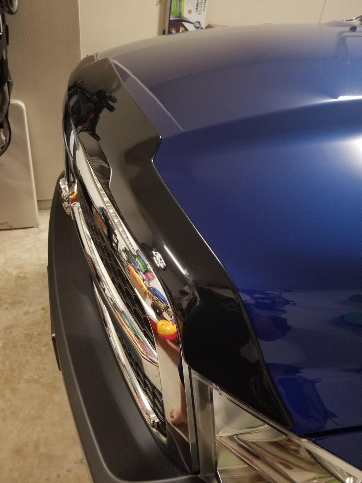 Дефлектор капота Aeroskin для Ram 1500 (2009–2018), 1500 Classic (2019–2024), тёмно-дымчатый Husky Liners — фото 3