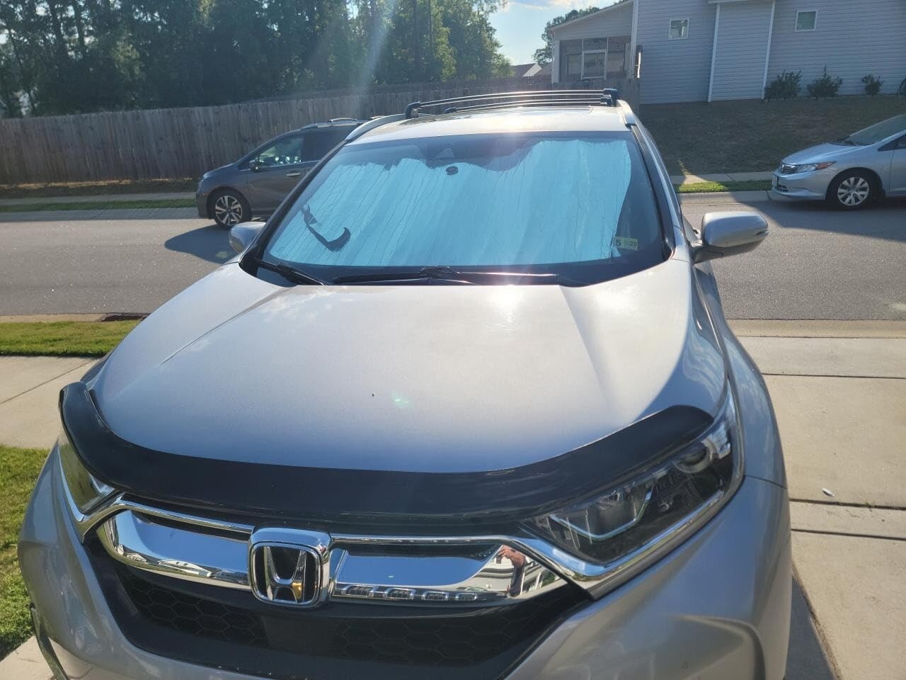 Дефлектор капота Hood Shield для Honda CR-V (2017–2022), средний профиль, тёмно-дымчатый Husky Liners — фото 6