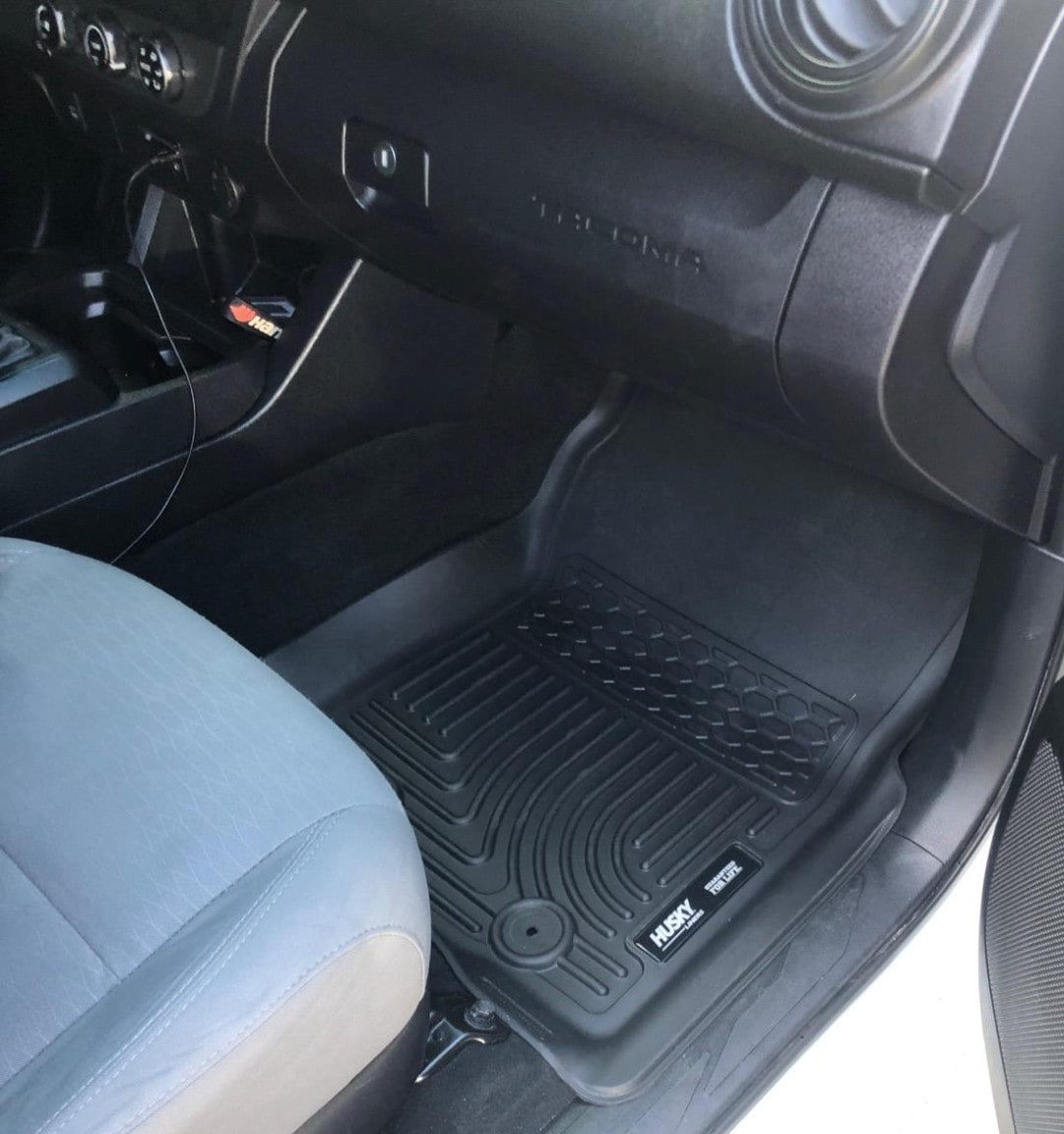 Передние коврики WeatherBeater для Toyota Tacoma (2018–2023) Husky Liners — фото 3