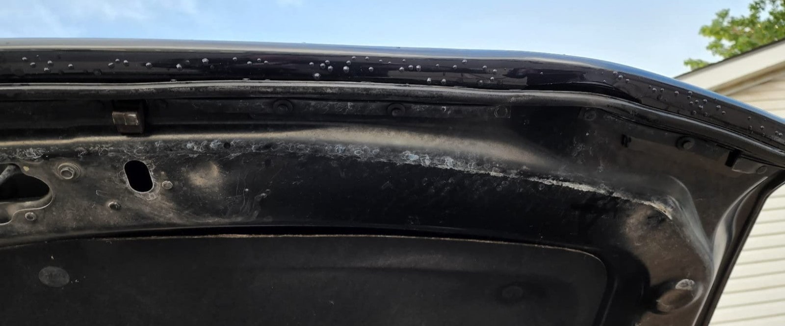 Дефлектор капота Hood Shield для Chevrolet Silverado 1500 (2016–2019), высокий профиль, тёмно-дымчатый Husky Liners — фото 4