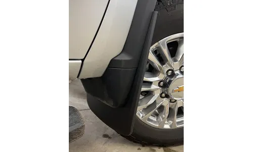 Брызговики передние и задние Custom Molded для Chevrolet Silverado 2500 HD / 3500 HD (2020–2026), текстурированные чёрные Husky Liners — фото 3