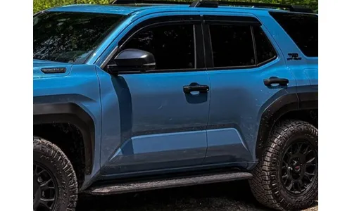 Дефлекторы боковых окон Low Profile Ventvisor для Toyota 4Runner (2025), тёмно-дымчатые Husky Liners — фото 2