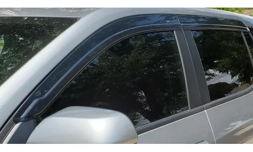 Дефлекторы боковых окон Low Profile Ventvisor для Chevrolet Equinox (2025–2026), тёмно-дымчатые Husky Liners — фото 3