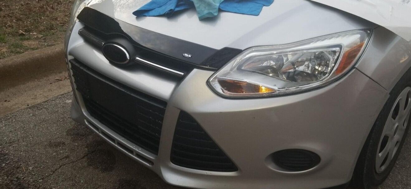 Дефлектор капота Aeroskin для Ford Focus (2012–2014), тёмно-дымчатый Husky Liners — фото 4