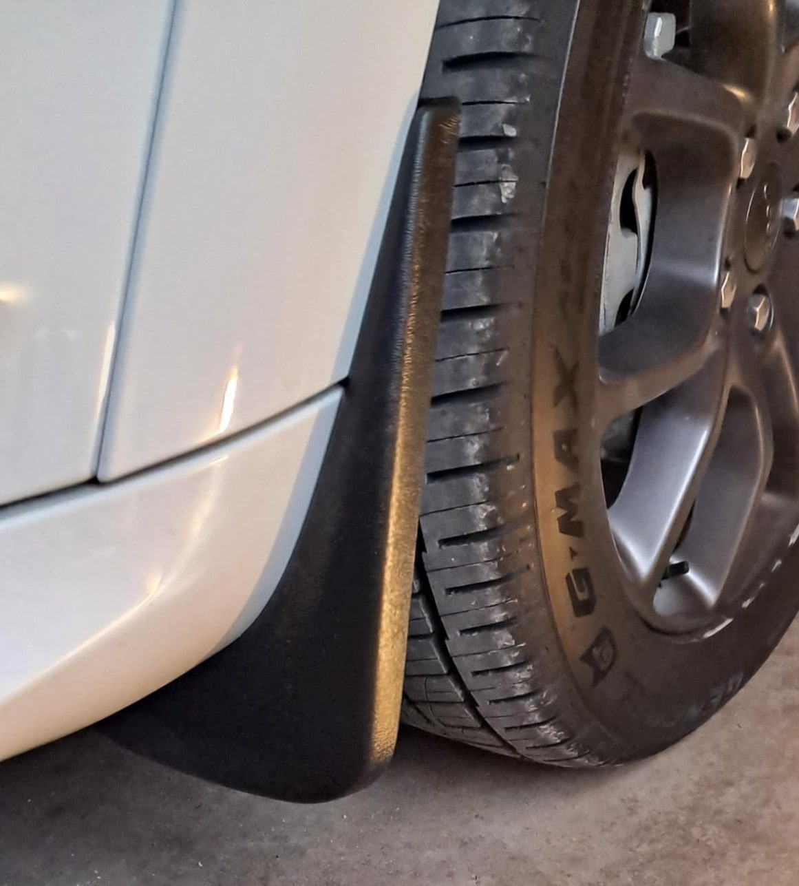 Брызговики передние Custom Molded для Jeep Grand Cherokee (2014–2022), текстурированные чёрные Husky Liners — фото 2