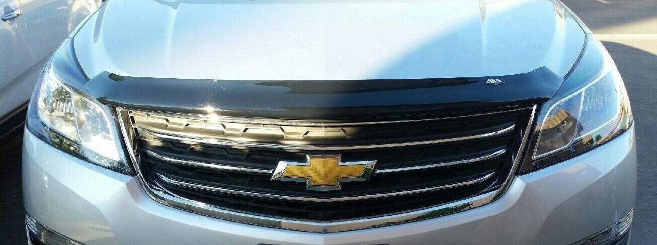 Дефлектор капота Hood Shield для Chevrolet Traverse (2013–2017), средний профиль, тёмно-дымчатый Husky Liners — фото 3