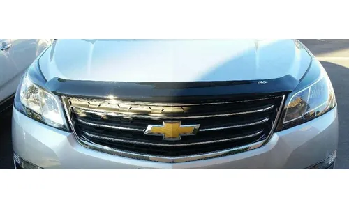 Дефлектор капота Hood Shield для Chevrolet Traverse (2013–2017), средний профиль, тёмно-дымчатый Husky Liners — фото 3