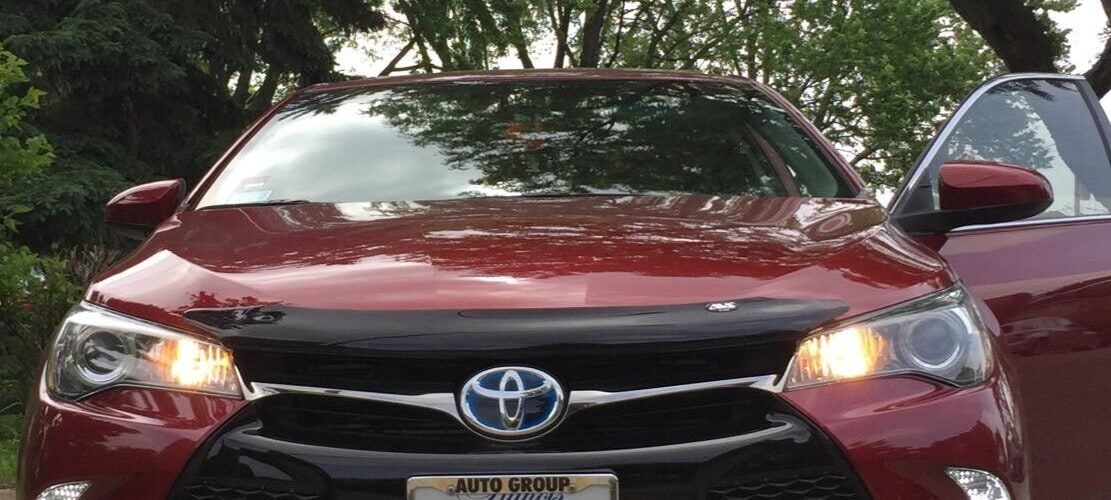 Дефлектор капота Hood Shield для Toyota Camry (2015–2017), средний профиль, тёмно-дымчатый Husky Liners — фото 5
