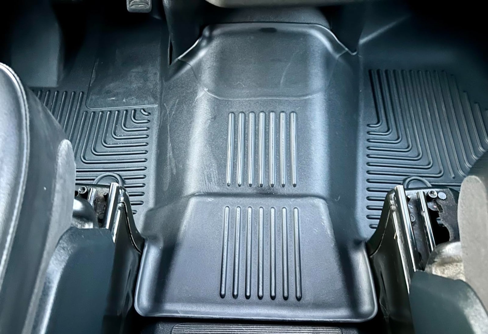 Передний цельный коврик WeatherBeater для Ford Transit (2022–2024) Husky Liners — фото 3