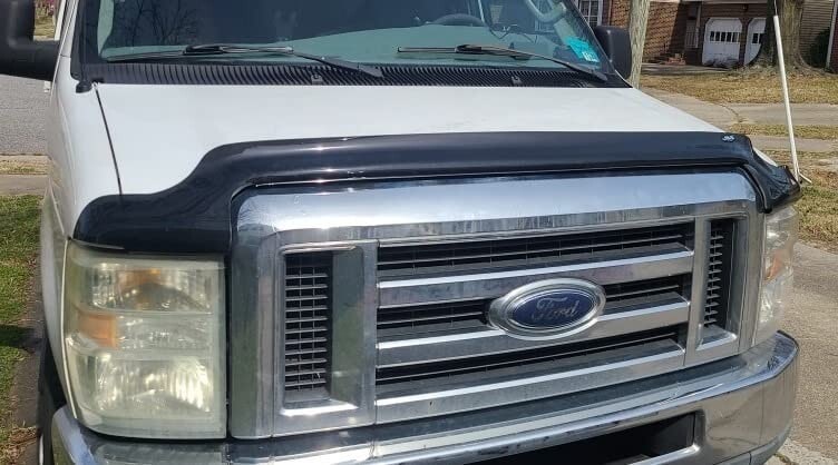 Дефлектор капота Hood Shield для Ford E-Series (2008–2026), высокий профиль, тёмно-дымчатый Husky Liners — фото 3