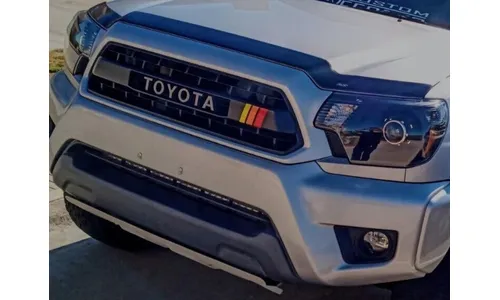 Дефлектор капота Aeroskin для Toyota Tacoma (2012–2015), тёмно-дымчатый Husky Liners — фото 3