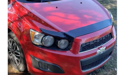 Дефлектор капота Aeroskin для Chevrolet Sonic (2012–2016), тёмно-дымчатый Husky Liners — фото 2