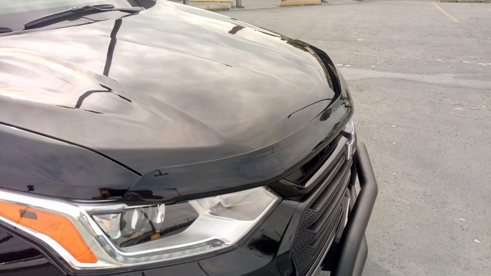 Дефлектор капота Hood Shield для Chevrolet Traverse (2018–2023), Traverse Limited (2024), средний профиль, тёмно-дымчатый Husky Liners — фото 7