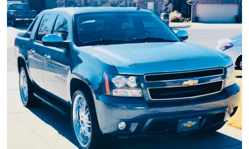 Дефлектор капота Aeroskin для Chevrolet Avalanche (2007–2013), Suburban (2007–2014), Tahoe, хром Husky Liners — фото 4