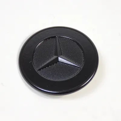 Черная матовая эмблема Mercedes-Benz на передний бампер — фото 1