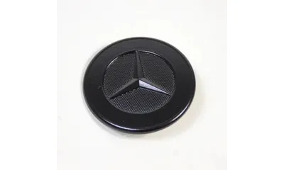 Черная матовая эмблема Mercedes-Benz на передний бампер — фото 1