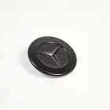 Черная матовая эмблема Mercedes-Benz на передний бампер — фото 3