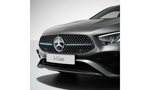 Черная глянцевая накладка Night Package решетки Mercedes-Benz A-Класс W177/V177 рестайлинг — фото 1
