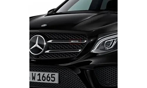 Шильдик AMG для решетки радиатора Mercedes-Benz GLE W166 рестайлинг — фото 1
