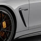 Комплект шильдиков V8 Biturbo 4Matic+ на крылья Mercedes-AMG GT C192, темный хром, 2 шт. — фото 3