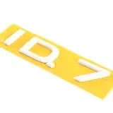 Белый шильдик ID.7 Volkswagen ID.7 на крышку багажника — фото 3